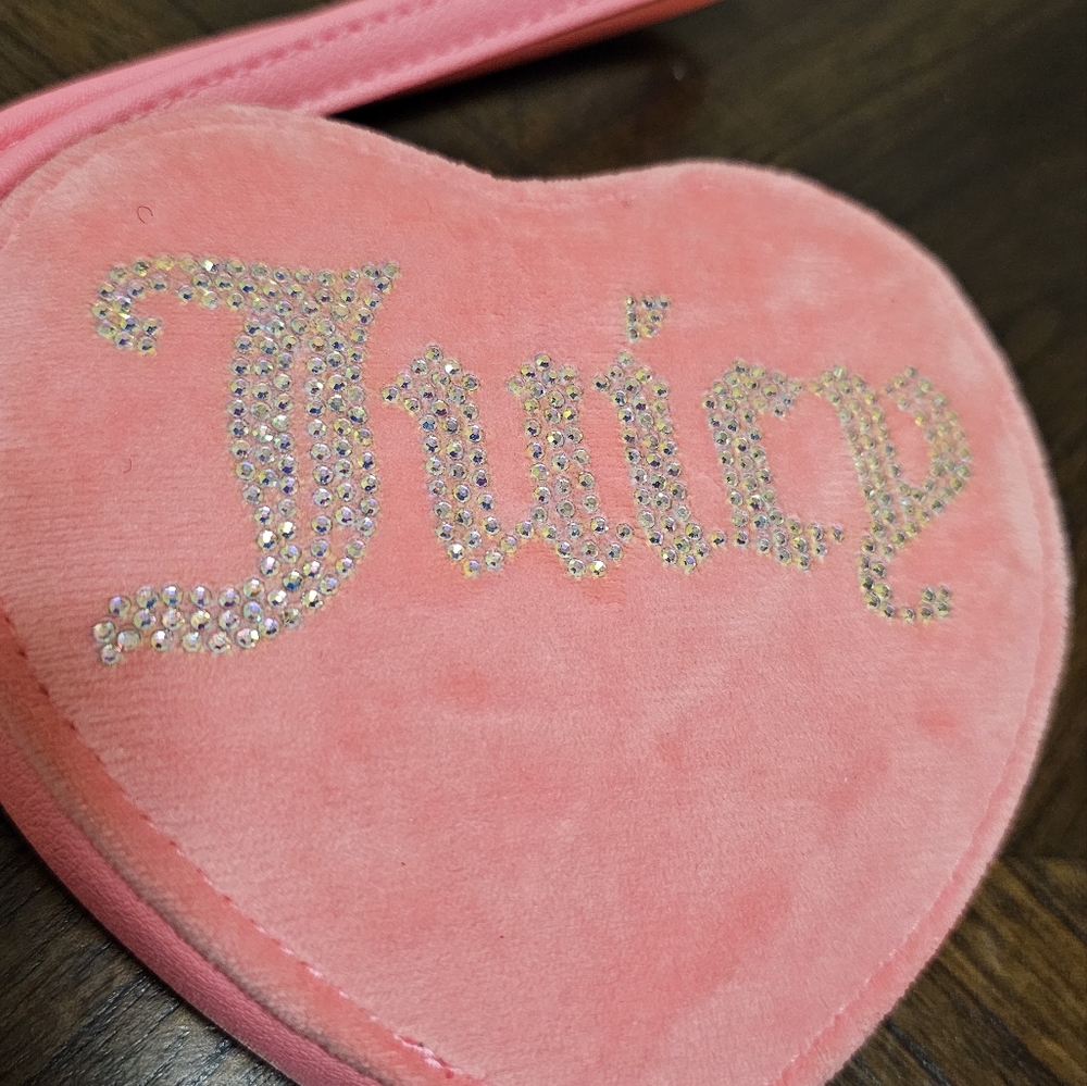 Juicy Couture heart wallet - Picture 2 of 4